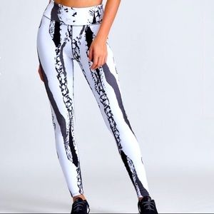 NWT Noli Yoga Leggings Pants XS